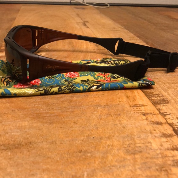 Maui Jim sunglasses - Picture 3 of 4